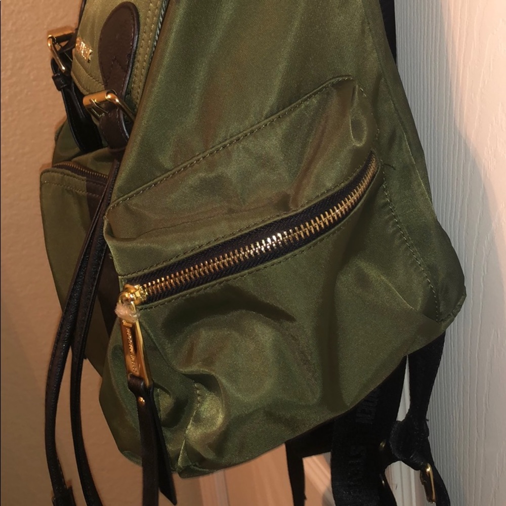 Backpack - Picture 3 of 3